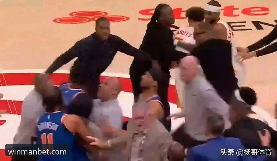 NBA季后赛尼克斯140-89血洗老鹰，万博体育官网见证历史性半场47分分差